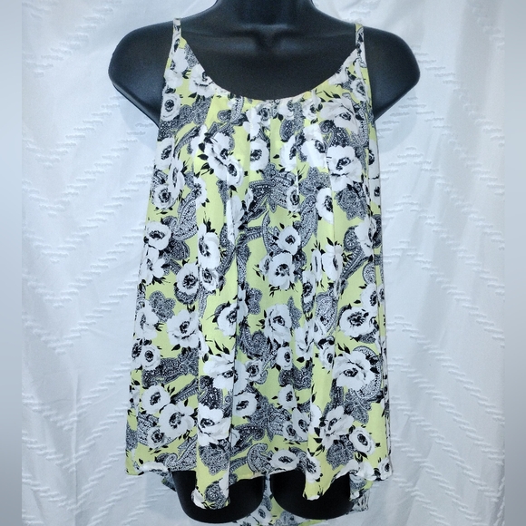Torrid Neon Yellow Black White Floral Criss-Cross Back Tank Top Sleeveless EUC - Picture 1 of 8